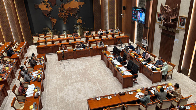 Rapat Panja RUU Penyiaran bersama Google, YouTube, Meta, dan TikTok di Komisi I, Kompleks Parlemen, Senayan, Jakarta Pusat pada Selasa (15/7). Foto: Abid Raihan/kumparan