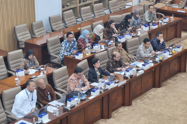 Rapat Dengar Pendapat Komisi VI DPR RI dengan Prerum Perumnas dan PT Pembangunan Perumahan (PP) di Gedung DPR RI, Jakarta Selatan, Selasa (15/7/2025). Foto: Argya Maheswara/kumparan