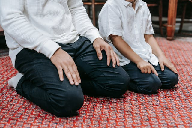 Ilustrasi Dzikir Setelah Sholat Isya agar Rezeki Lancar. Sumber: Pexels/Timur Weber