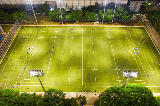 Bagaimana cara menjaga lapangan olahraga. Foto hanya ilustrasi. Sumber: Pexels