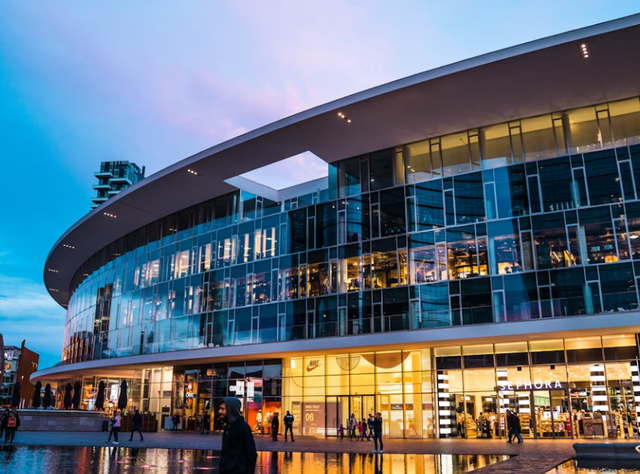 mall mewah di jakarta. Foto Hanya Ilustrasi Bukan Tempat Sebenarnya. Sumber Foto: Unsplash/Zac Wolff