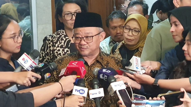 Mendikdasmen, Abdul Mu'ti, di Kompleks Parlemen Senayan, Jakarta, pada Rabu (16/7). Foto: Abid Raihan/kumparan