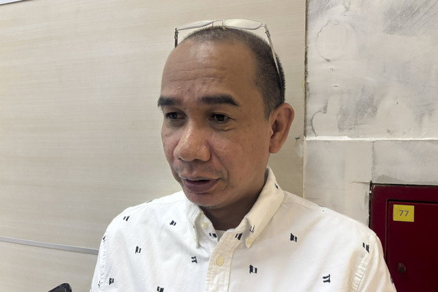 Anggota Komisi III DPR RI, Rudianto Lallo menjawab pertanyaan wartawan saat ditemui di kompleks Parlemen, Senayan, Jakarta, Rabu (16/7/2025). Foto: Abid Raihan/kumparan