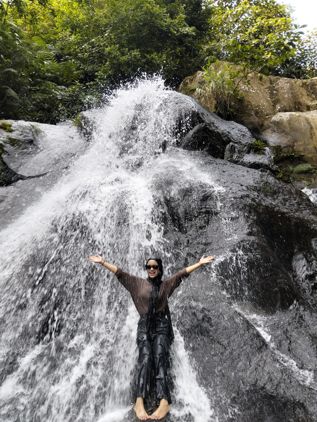Air Terjun Sarasah Gaduik Kota Padang (Sumber: Ilelli Putri) 