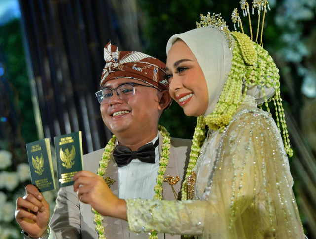 Maula Akbar Mulyadi Putra dan Luthfianisa Putri Karlina. Dok: Sekda Jabar Herman Suryatman