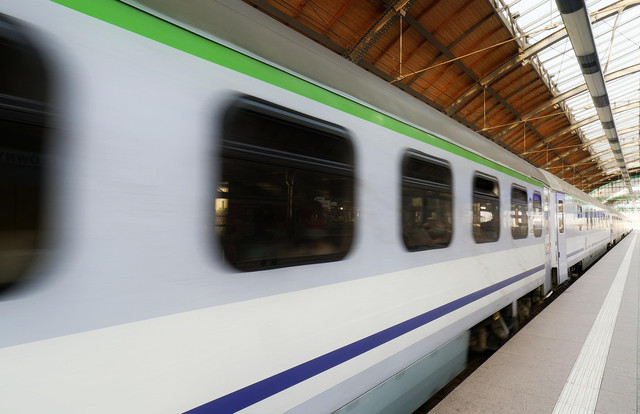 Jadwal Kereta Medan-Tebing Tinggi 2025. Foto hanya ilustrasi, bukan tempat sebenarnya. Sumber: Pixabay