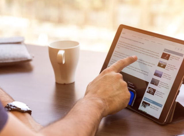 contoh summary linkedin untuk fresh graduate bahasa indonesia. Foto Hanya Ilustrasi Bukan Sebenarnya. Sumber Foto: Unsplash/Linkedin Sales Solutions