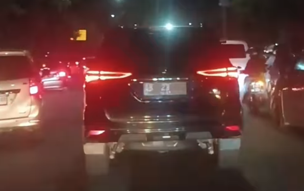 Fortuner AB 23 di Pekanbaru memakai pelat nomor palsu. Foto: Instagram/@humasjogja