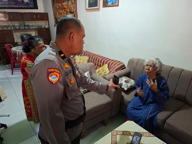 Nenek korban perampokan mengalami luka lebam di wajah. dok. Polsek Koto Tangah.