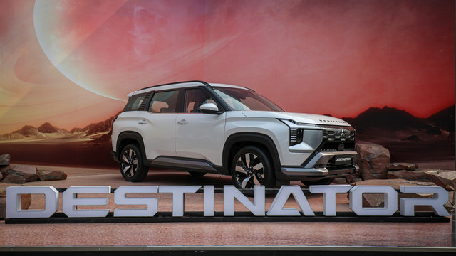 Mobil Mitsubishi All-New Destinator di Senayan, Jakarta, Kamis (17/7). Foto: Aditia Noviansyah/kumparan