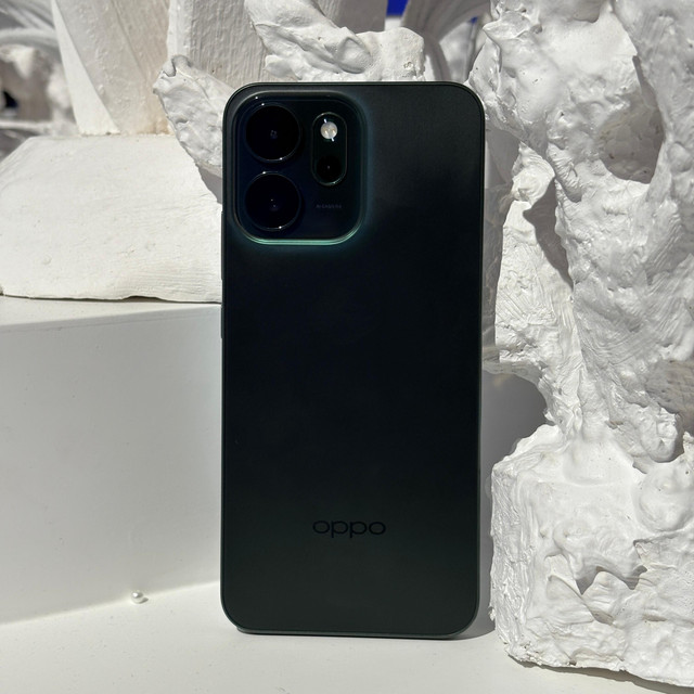 Oppo Reno 14 F. Foto: kumparan/Habib Allbi Ferdian