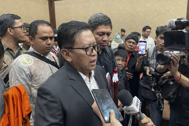 Sekjen PDIP Hasto Kristiyanto jelang sidang duplik di Pengadilan Tipikor Jakarta, Jumat (18/7/2025).  Foto: Fadhil Pramudya/kumparan