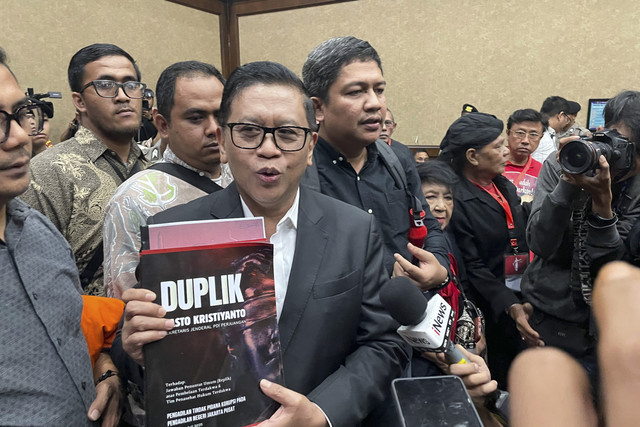 Hasto Kristiyanto jelang sidang duplik di Pengadilan Tipikor Jakarta, Jumat (18/7/2025).  Foto: Fadhil Pramudya/kumparan
