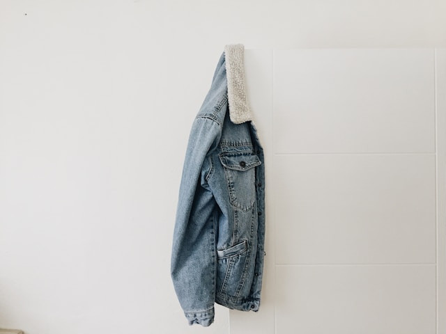 Ciri-ciri Stone Island Ori. Foto hanya ilustrasi. Sumber foto: Unsplash/Kemal Alkan