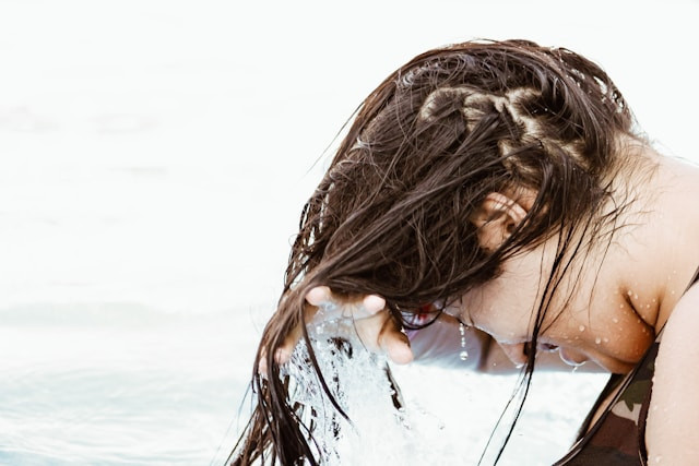 Shampo Non SLS Terbaik. Foto hanya ilustrasi. Sumber foto: Unsplash/Erick Larregui