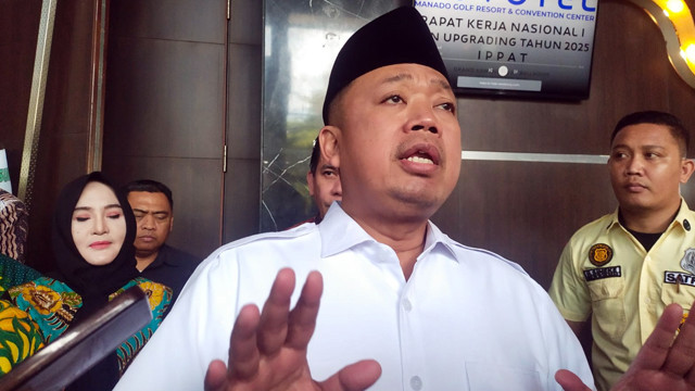 Menteri ATR/BPN, Nusron Wahid saat berada di Manado.