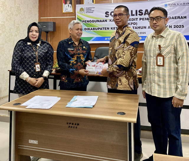 Foto bersama Pemkab Ketapang dan Bank Kalbar. Foto: Dok. Bank Kalbar