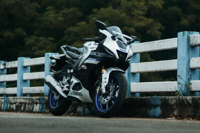 Ilustrasi motor sport yang cocok untuk wanita. Sumber: www.pexels.com
