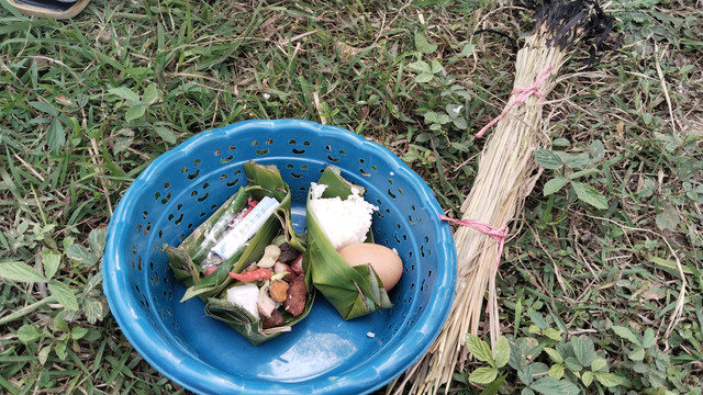 Foto Sandingan tradisi Ngawiti. (sumber: dokumentasi pribadi)