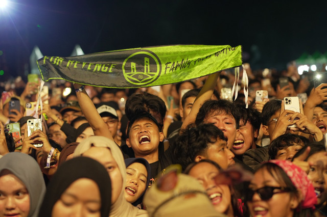 Para penonton yang hadir di Konser Pesta Patah Hati di Jakabaring Palembang. Dok : Mind Corp