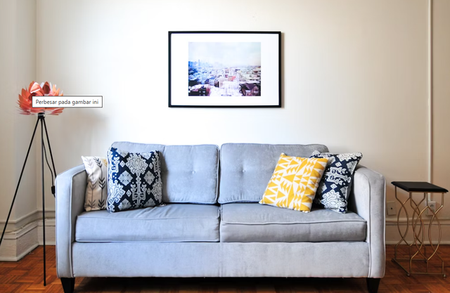 Ilustrasi sofa ruang tamu harga 5 jutaan. Sumber: Unsplash/naomi Hebert