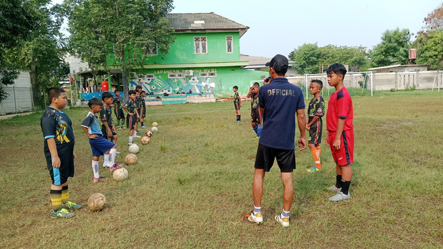foto: saat latihan SSB RBC dilapangan  Training Ground Rawa Badak Center