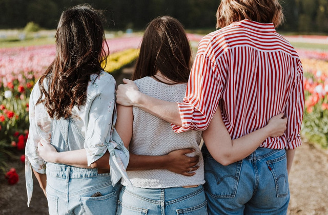 Ilustrasi Kapan Hari Girlfriend Day 2025   Sumber Unsplash/Priscilla Du Preez