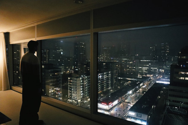 Ilustrasi untuk penjelasan ending Wall to Wall. Foto: Unsplash/avechenri