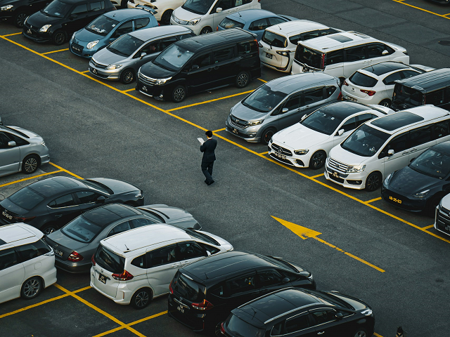 Ilustrasi rekomendasi mobil di bawah 300 juta. Sumber: unsplash.com/RonKuan.