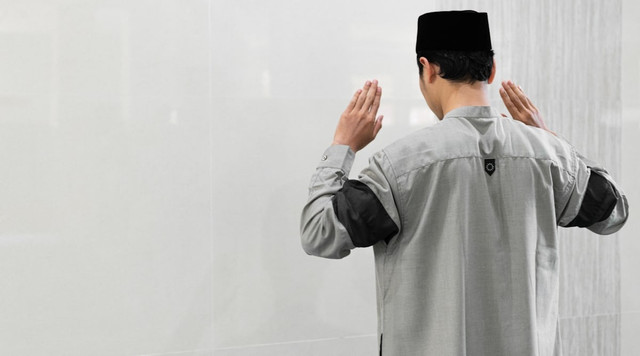 Ilustrasi Cara Mengqodho Sholat Maghrib di Waktu Isya  Sumber Unsplash/Masjid Pogung Dalangan