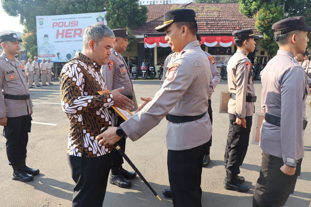 Kapolres Metro Depok, Kombes Pol Abdul Waras, Burhanudin. Dok: Polres Depok