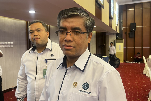 Menteri Ketenagakerjaan (Menaker) Yassierli di Kantor Kementerian Ketenagakerjaan, Selasa (22/7/2025). Foto: Widya/kumparan
