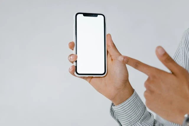 Ilustrasi HP 3 jutaan chipset Snapdragon 8 Gen 1. Foto: Pexels/Mart Production
