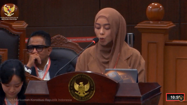 Lesti Kejora bersaksi di sidang MK terkait Hak Cipta. Foto: Youtube/Mahkamah Konstitusi RI