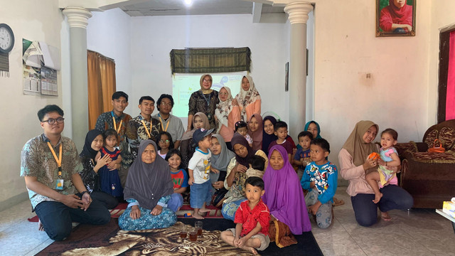 (Sosialisasi Pentingnya Makan Ikan di Posyandu Dusun Klegen, Desa Candisari, Secang, Kabupaten Magelang (Sumber : Dokumentasi Pribadi, 2025))