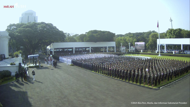 Presiden Prabowo pimpin Upacara Prasetya Perwira TNI dan Polri Tahun 2025 di Istana Merdeka, Jakarta, Rabu (23/7/2025). Foto: YouTube/ Sekretariat Presiden