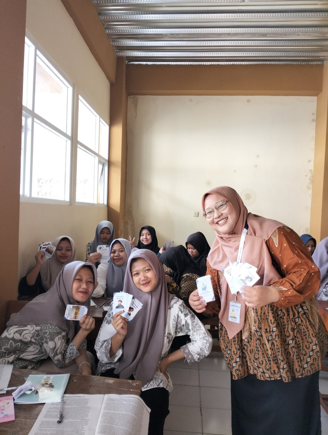 Pembelajaran Sejarah berbasis Media Flashcard Jejak Samudra by Naia Sophianti