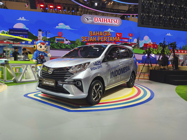 Booth Daihatsu di GIIAS 2025, Rabu (23/7/2025). Foto: Sena Pratama/kumparan