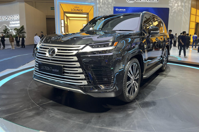 Lexus LX700h meluncur di GIIAS 2025. Foto: Syahrul Ghiffari/kumparan