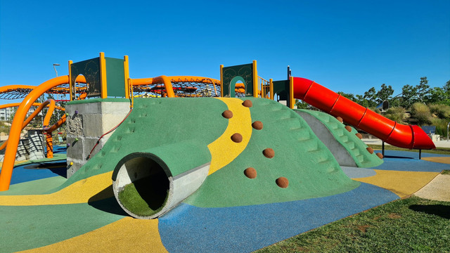 Rekomendasi playground di Jakarta Barat. (Foto hanya ilustrasi, bukan tempat yang sebenarnya). Sumber : Unsplash/Nico Smit.