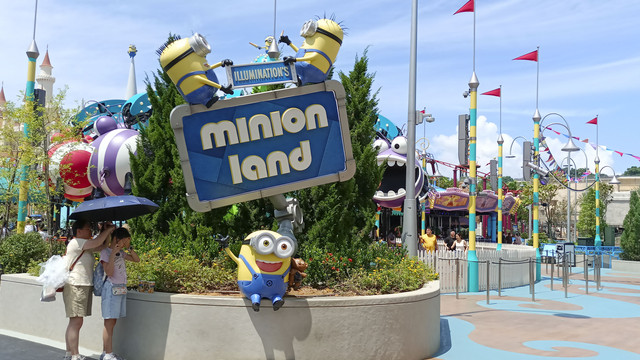 Suasana Minion Land yang Ada di Lingkungan Universal Studio Singapore. Foto: Aprilandika Pratama/kumparan