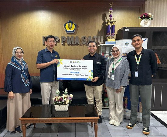 Turut memperingati Hari Pajak yang jatuh pada tanggal 14 Juli, Dompet Dhuafa menerima amanah dari Kantor Pelayanan Pajak Penanaman Modal Asing (KPP PMA) Satu 