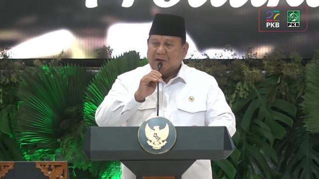 Presiden Prabowo Subianto memberikan sambutan saat Harlah ke-27 Partai PKB di JCC, Jakarta, Rabu (23/7/2025). Foto: Youtube/DPP PKB