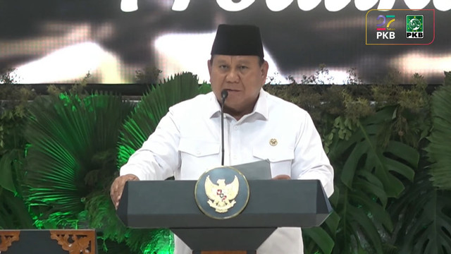 Presiden Prabowo Subianto memberikan sambutan saat Harlah ke-27 Partai PKB di JCC, Jakarta, Rabu (23/7/2025). Foto: Youtube/DPP PKB