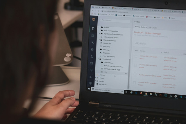 Contoh Balasan Email Interview Bahasa Inggris. Foto hanya ilustrasi, bukan tempat sebenarnya. Foto: dok. Unsplash/Sigmund