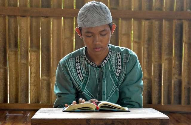 Ilustrasi Rangkuman Membiasakan Berpikir Kritis dan Semangat Mencintai IPTEK              Sumber Unsplash/Herhy Ad