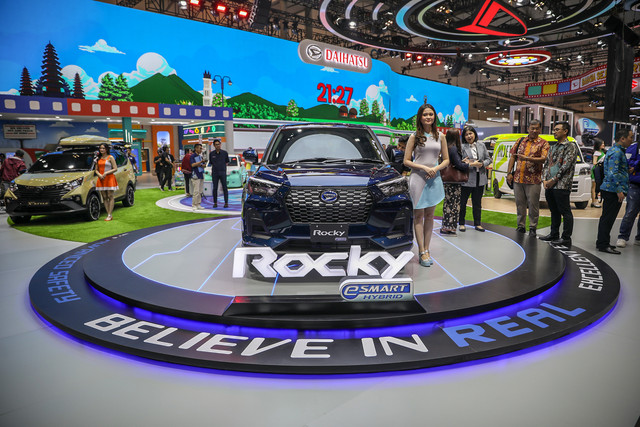 Mobil Rocky hybrid ditampilkan saat Gaikindo Indonesia International Auto Show (GIIAS) 2025 di ICE BSD, Tangerang, Kamis (24/7/2025). Foto: Aditia Noviansyah/kumparan