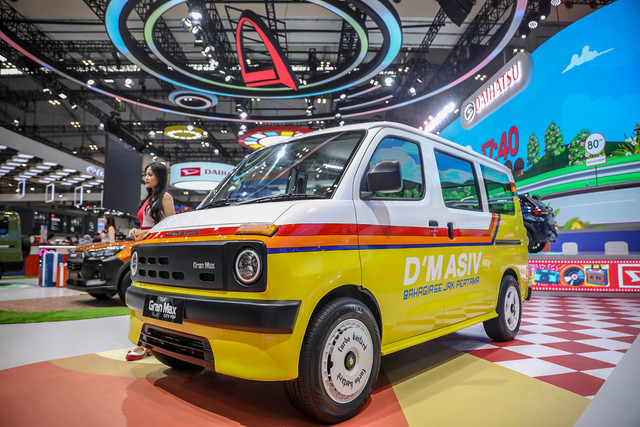 Mobil modifikasi Daihatsu ditampilkan saat Gaikindo Indonesia International Auto Show (GIIAS) 2025 di ICE BSD, Tangerang, Kamis (24/7/2025). Foto: Aditia Noviansyah/kumparan