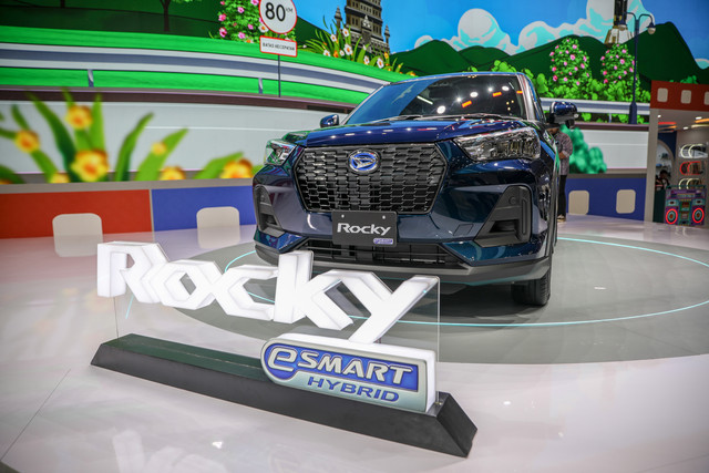 Mobil Rocky hybrid ditampilkan saat Gaikindo Indonesia International Auto Show (GIIAS) 2025 di ICE BSD, Tangerang, Kamis (24/7/2025). Foto: Aditia Noviansyah/kumparan