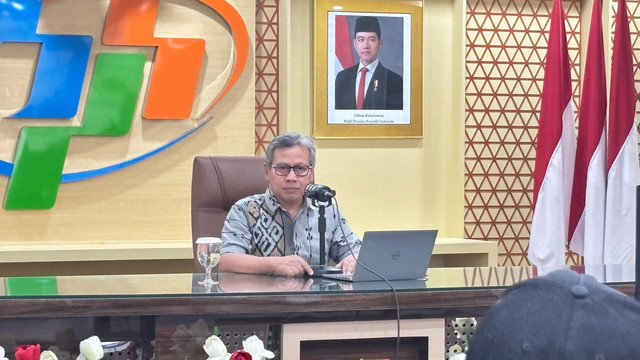 Deputi Bidang Statistik Sosial BPS Ateng Hartono dalam konferensi pers di Kantor Pusat BPS, Jumat (25/7). Foto: Ave Airiza Gunanto/kumparan